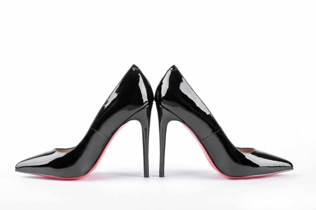 Lacquered heeles with red soles